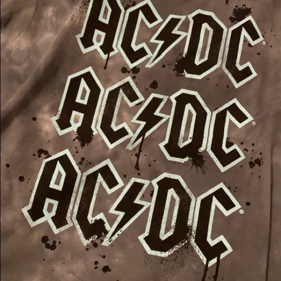 AC⚡️DC T-Shirt - Picture 3 of 6